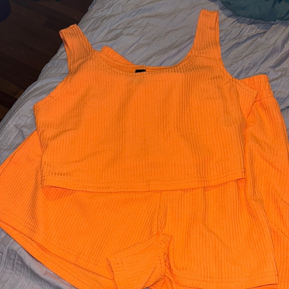 SHEIN Cropped Tank Top & Shorts - Picture 2 of 4